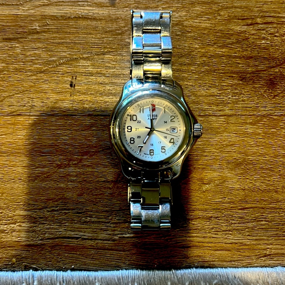 In great condition Swiss army woman’s watch